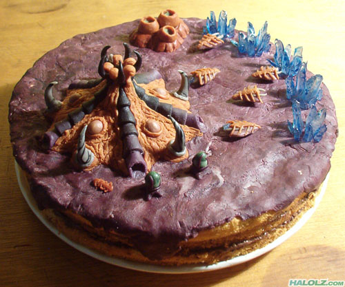 halolz-dot-com-starcraft-zergcake.jpg