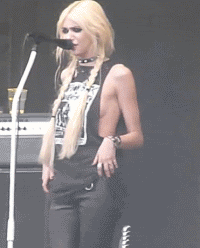 taylor_momsen_flash2.gif