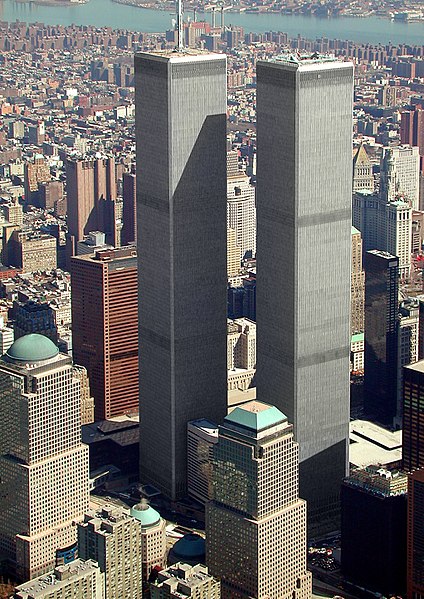 424px-Wtc_arial_march2001.jpg